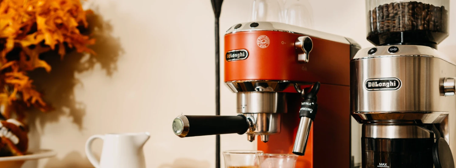 DeLonghi EC685R Dedica DeLuxe Pump Espresso Machine - Red 13 DeLonghi EC685R Dedica DeLuxe Pump Espresso Machine - Red - Image 11