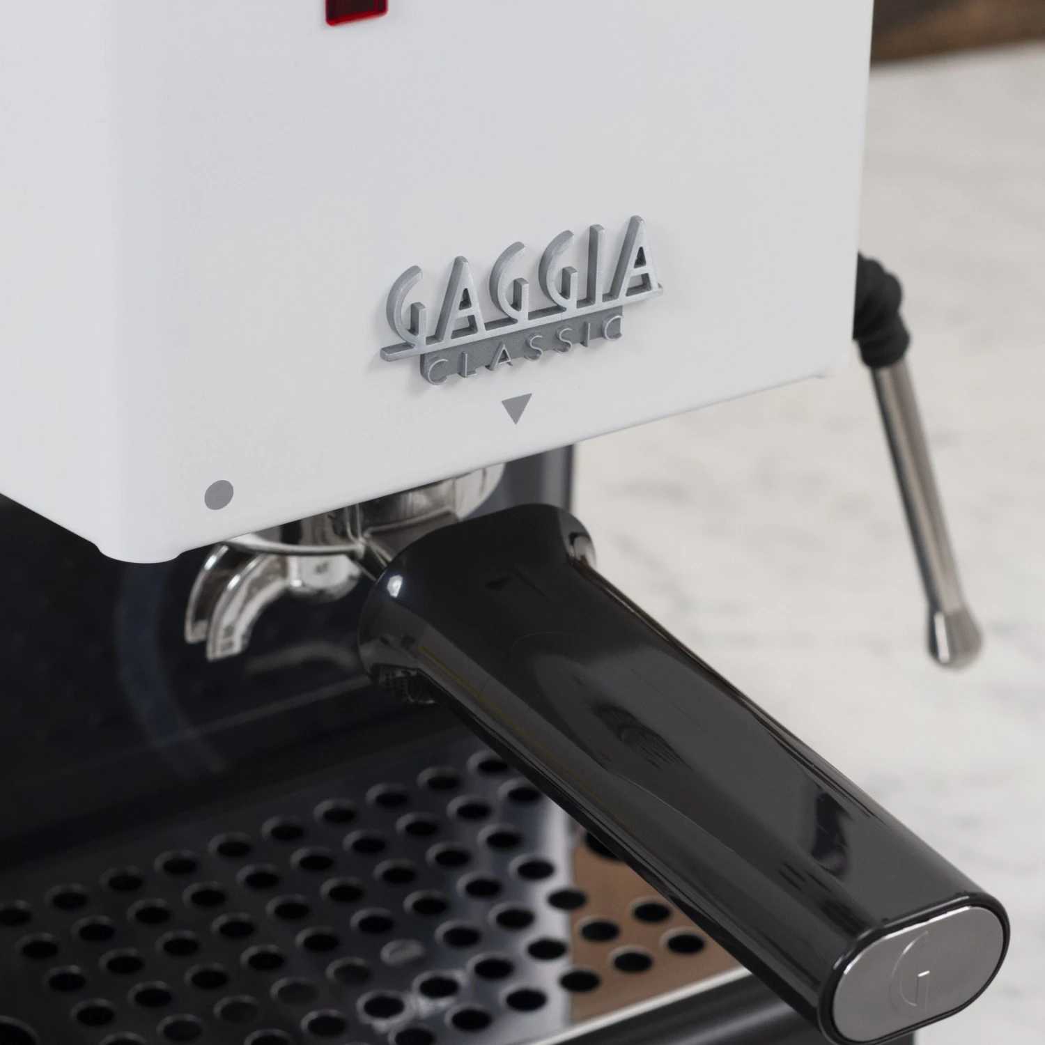 Gaggia Classic Evo Pro Espresso Machine In Polar White With Walnut 9 Gaggia Classic Evo Pro Espresso Machine In Polar White With Walnut - Image 7