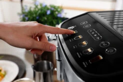 DeLonghi Magnifica Evo ECAM29043SB -Kitchen Appliances Shop MagnificaEvo ECAM29043SB Lifestyle Alt8