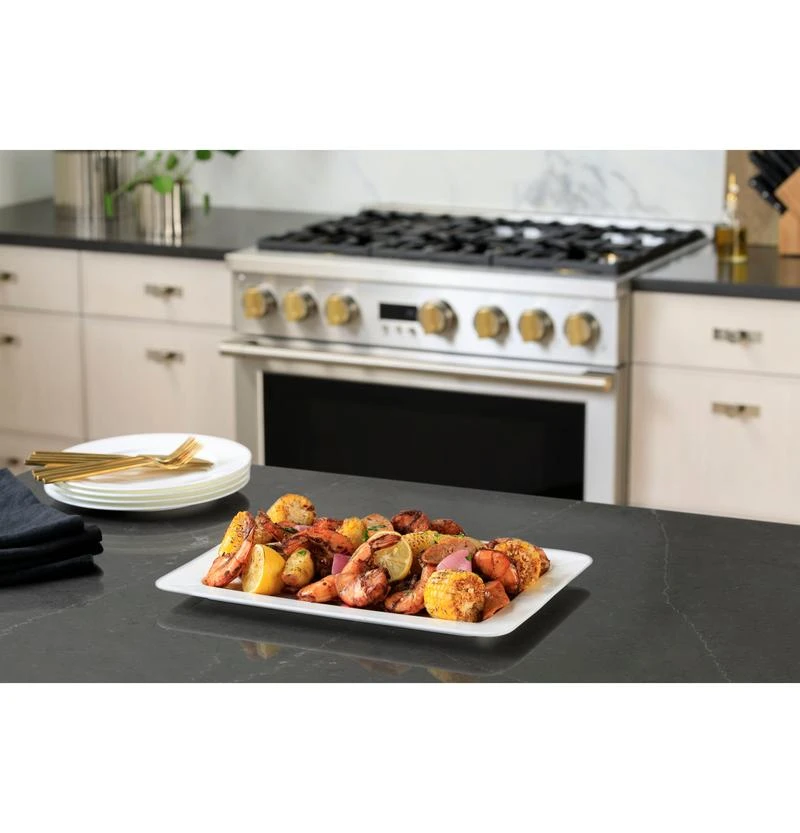 Monogram 36" All Gas Professional Range With 4 Burners And Griddle (Natural Gas) 18 Monogram 36" All Gas Professional Range With 4 Burners And Griddle (Natural Gas) - Image 16